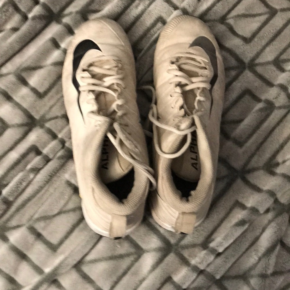 FOOTBALL Cleats